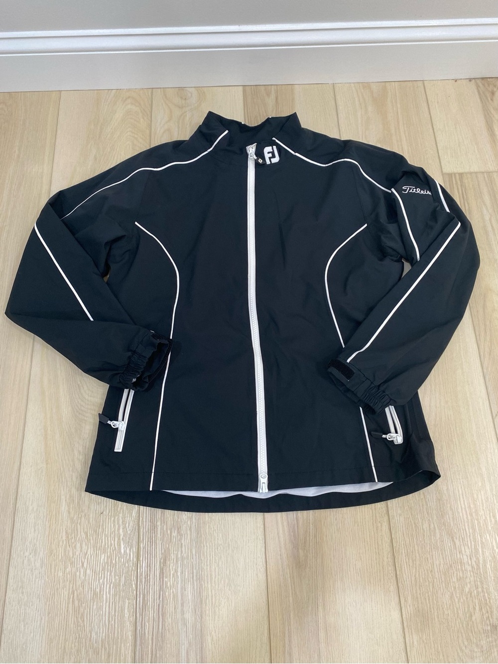 Women’s Medium FootJoy Dryjoy FJ Black & White Titleist Golf Rain Zip Up Jacket